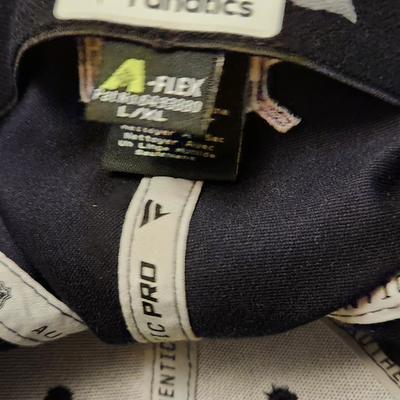 3 Fanatics L/XL Calgary Flames hats - Picture 4 of 4